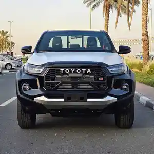 Toyota Hilux, 2024