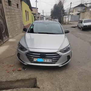 Hyundai Elantra, 2018