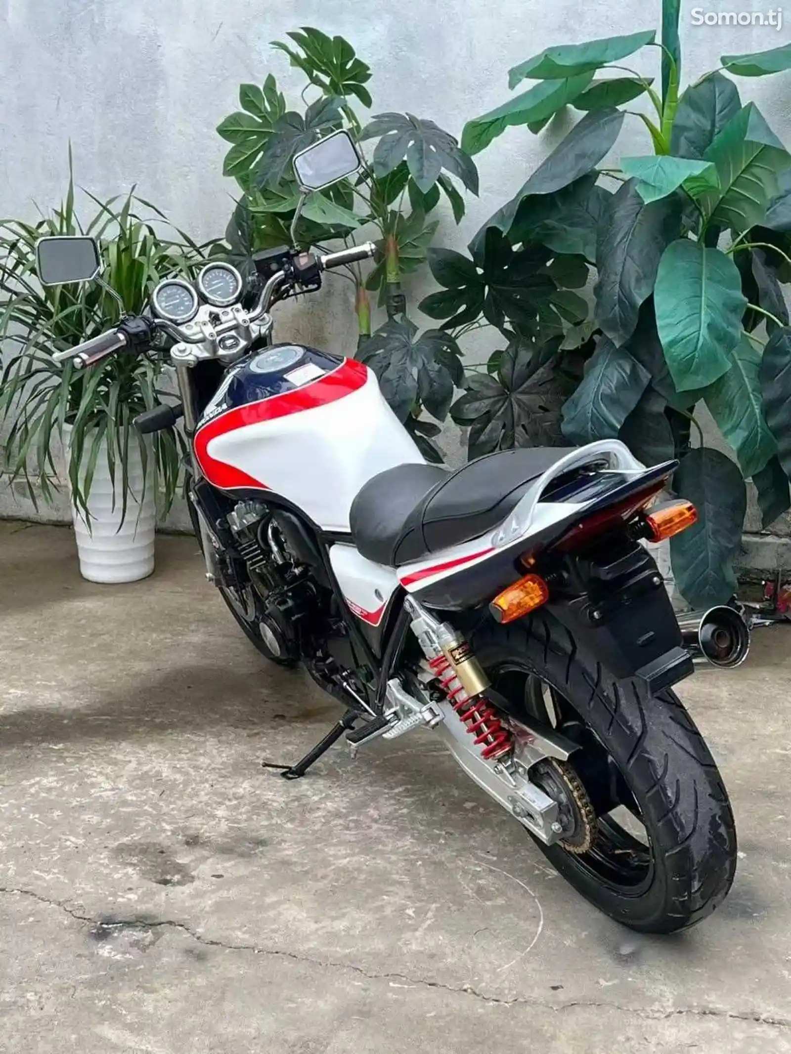 Мотоцикл Honda CB400cc на заказ-6