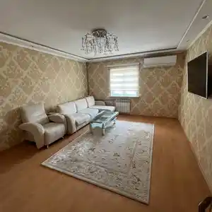 2-комн. квартира, 9 этаж, 61м², Центр, ЦУМ