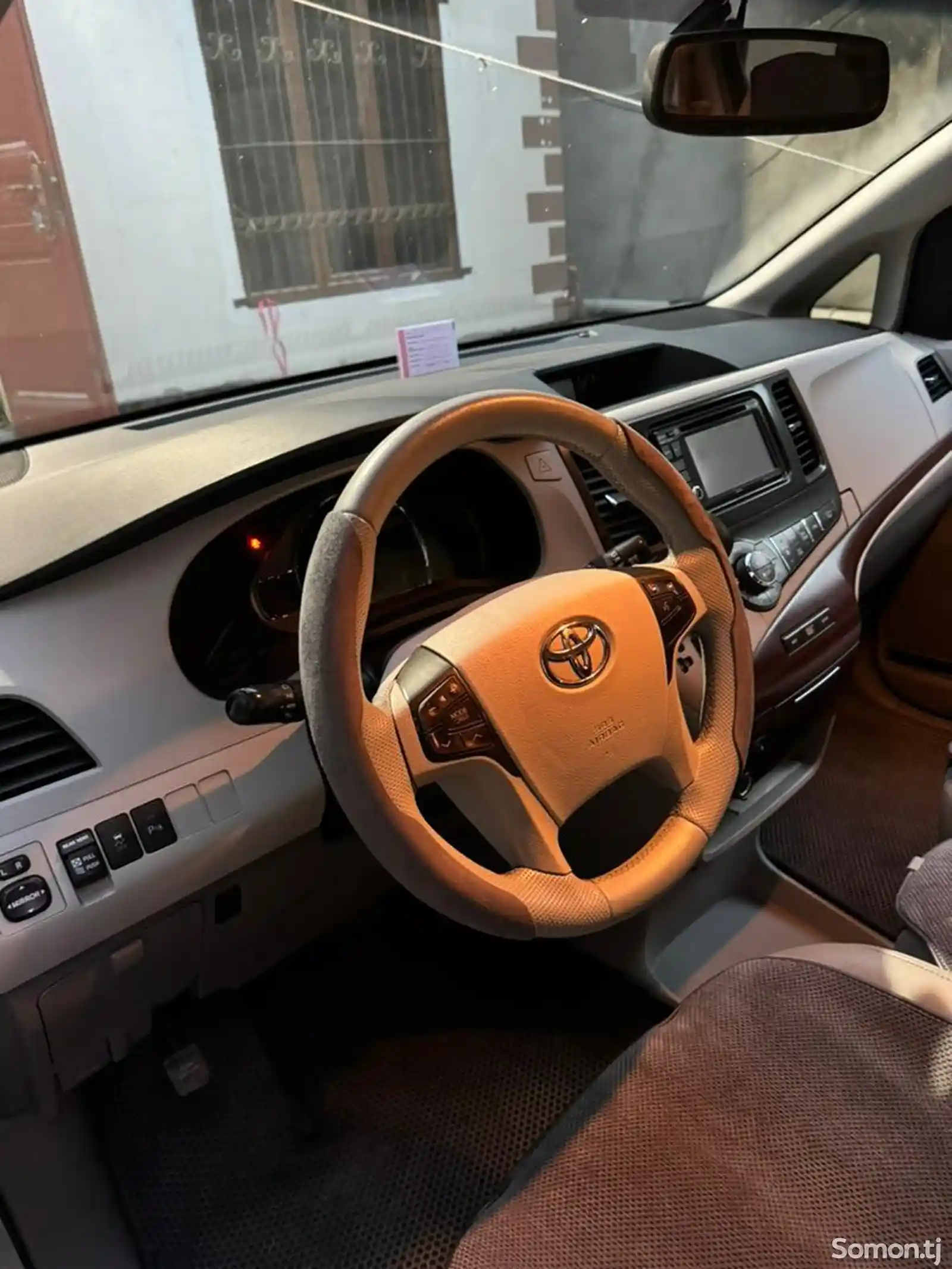 Toyota Sienna, 2014-5