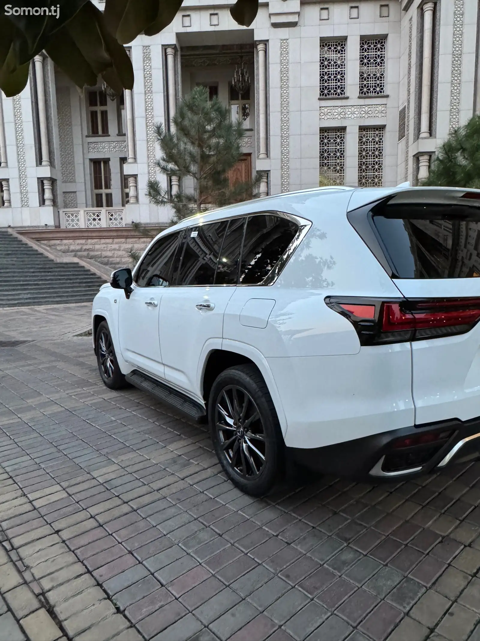 Lexus LX series, 2023-4