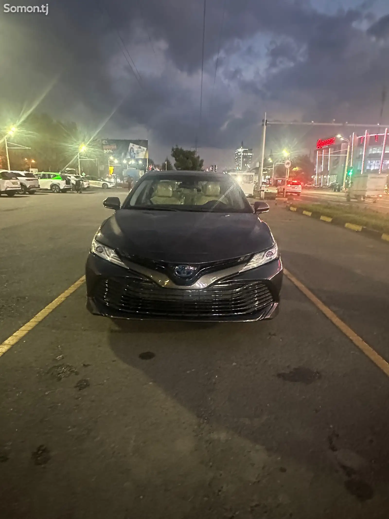 Toyota Camry, 2018-1