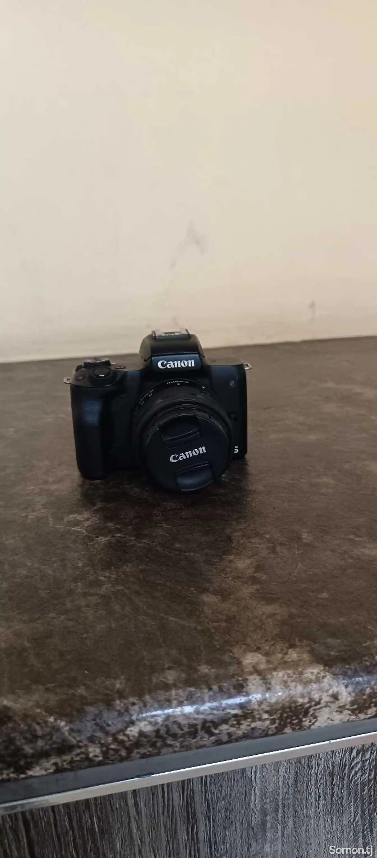 Видеокамера Canon m50-1