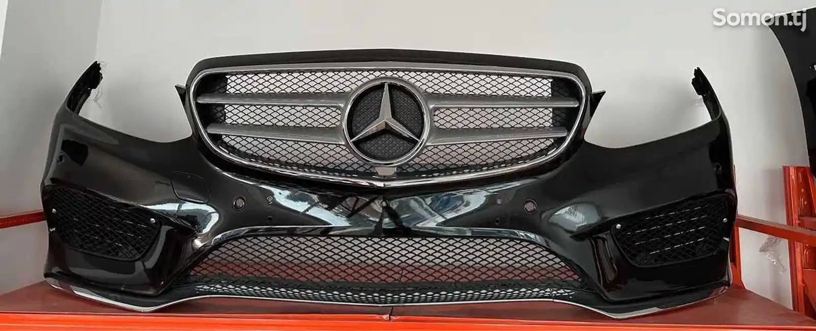 Передний бампер на Mercedes-Benz W212-2