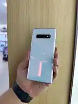 Samsung Galaxy S10 Plus-2