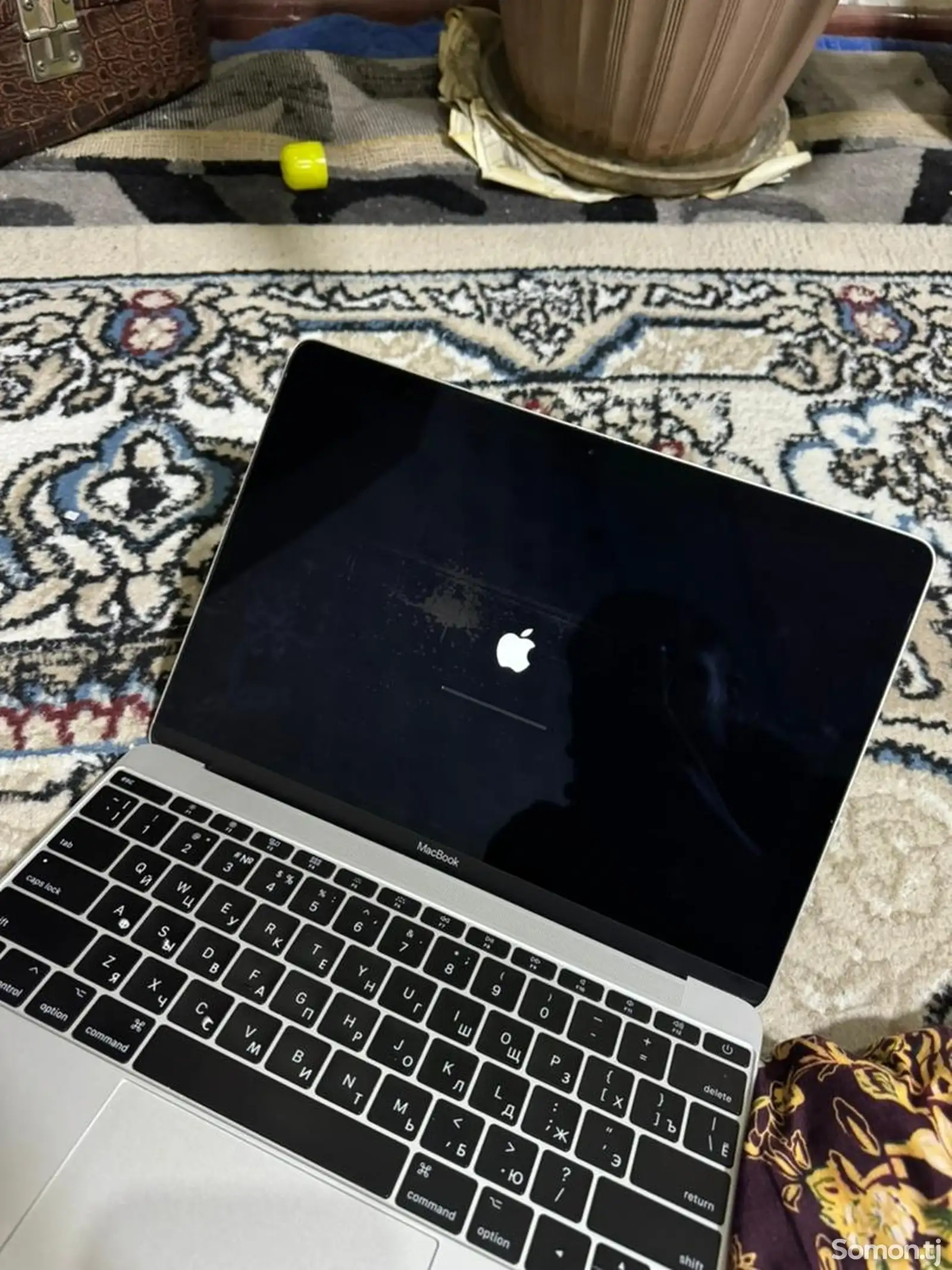 Ноутбук MacBook-1