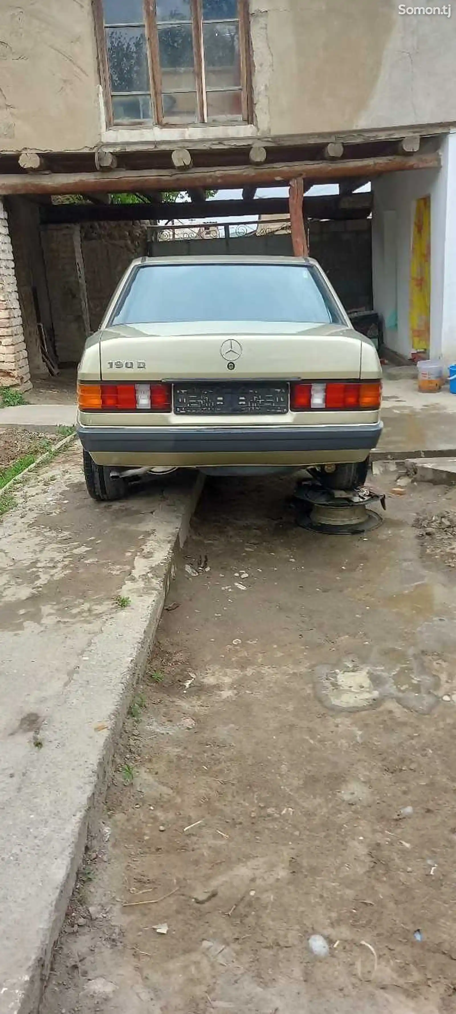 Mercedes-Benz W201, 1984-10