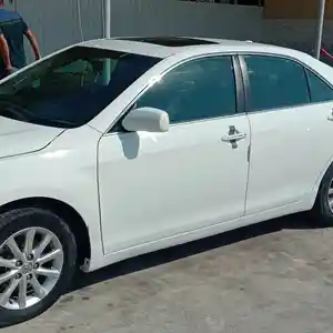 Toyota Camry, 2010