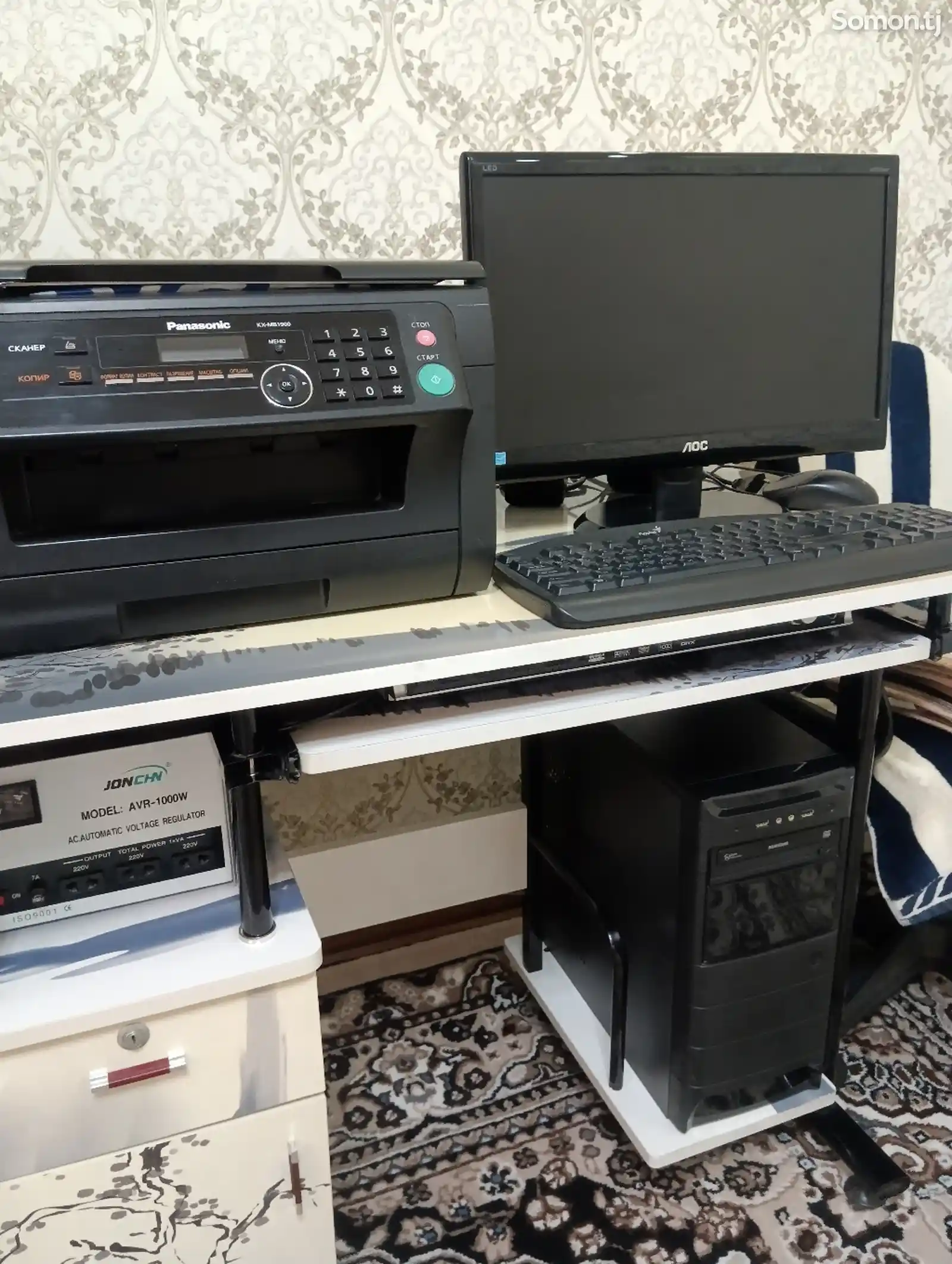 Персональный компьютер со столом и принтером-1