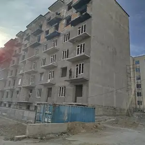 3-комн. квартира, 2 этаж, 100 м², 8 мкр