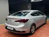 Hyundai Elantra, 2019-3