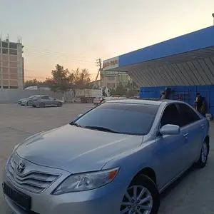 Toyota Camry, 2010