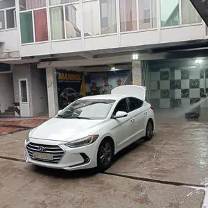 Hyundai Elantra, 2017