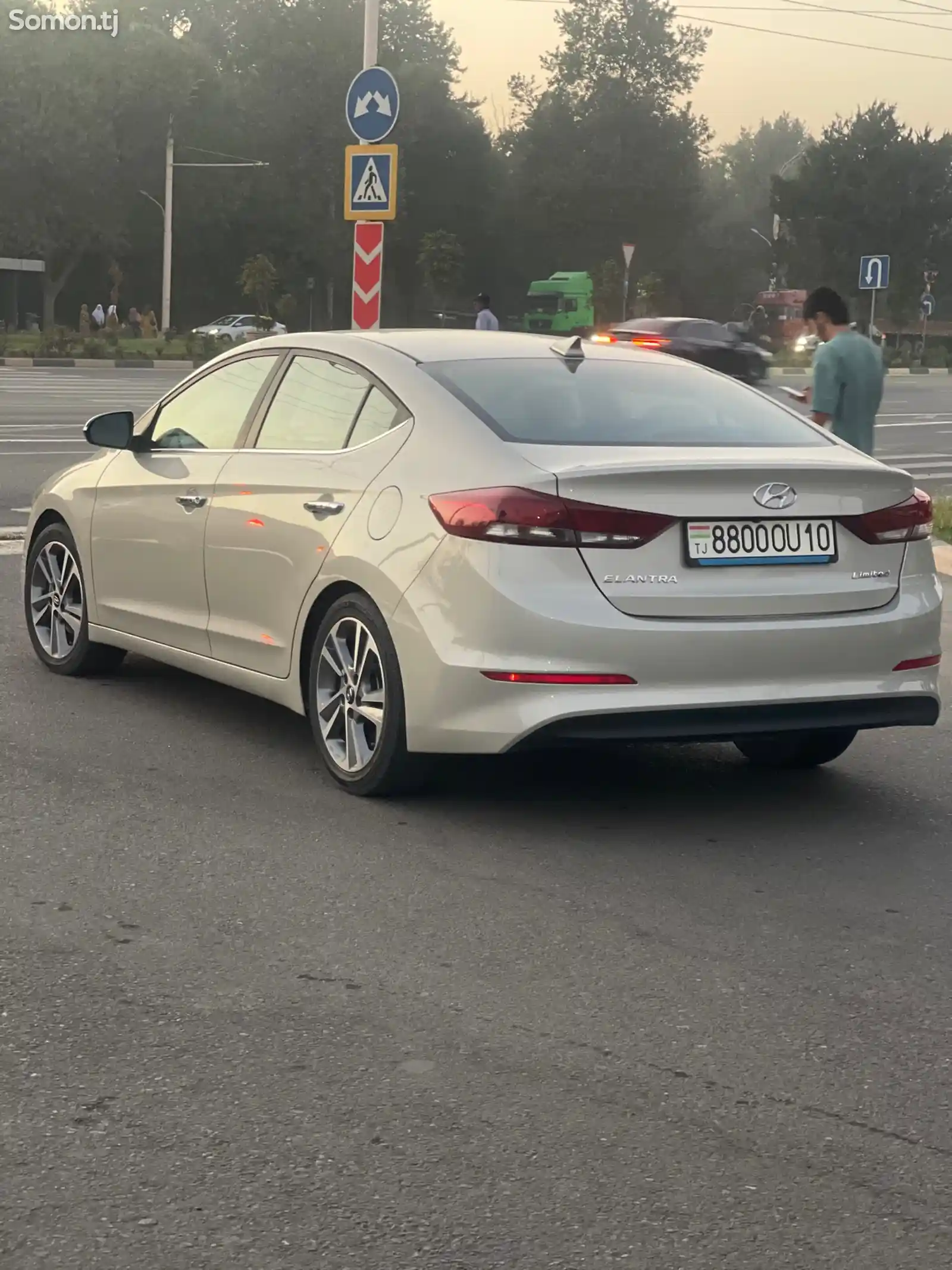 Hyundai Elantra, 2016-5