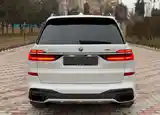 BMW X7, 2023-4