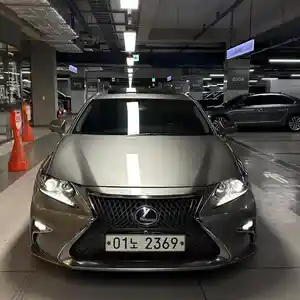 Lexus ES series, 2017