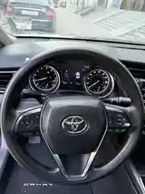 Toyota Camry, 2019-9