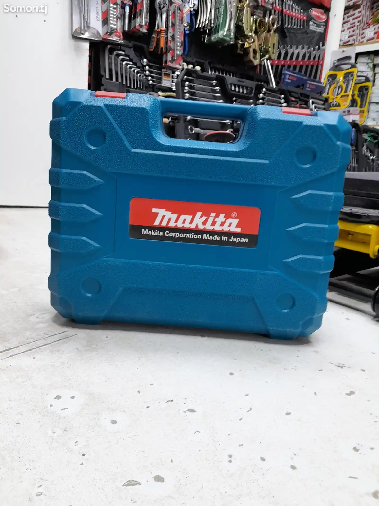 Аккумуляторный гайковёрт Makita-4