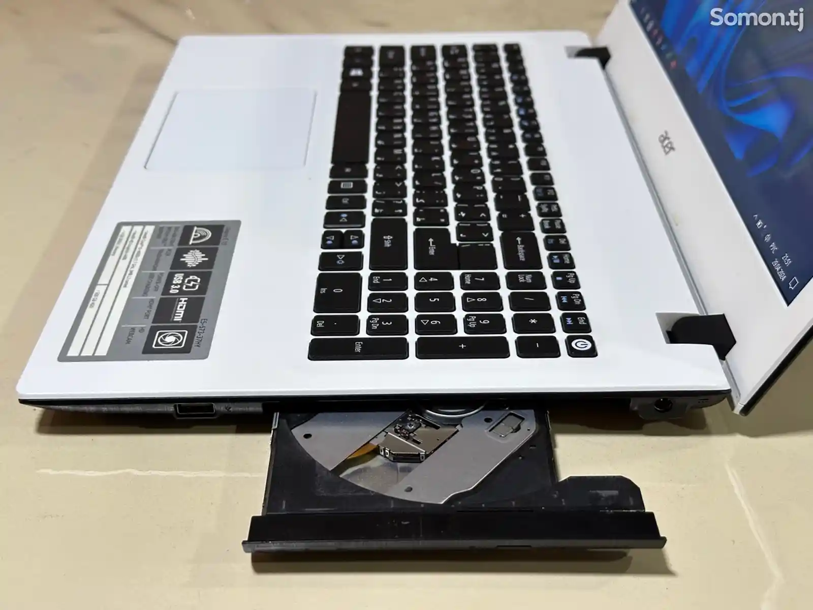 Ноутбук Acer E5-573 i3-4gen-4
