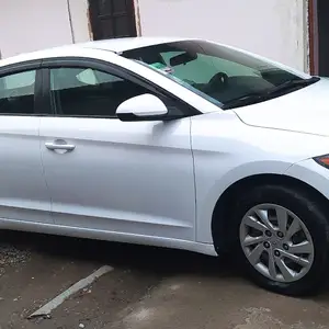 Hyundai Elantra, 2016