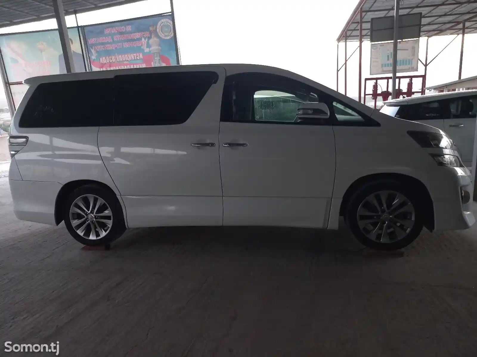 Toyota Vellfire, 2014-6