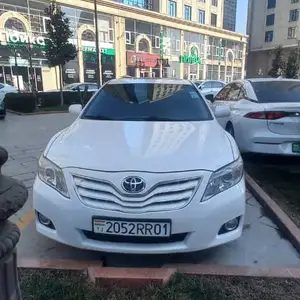 Toyota Camry, 2010