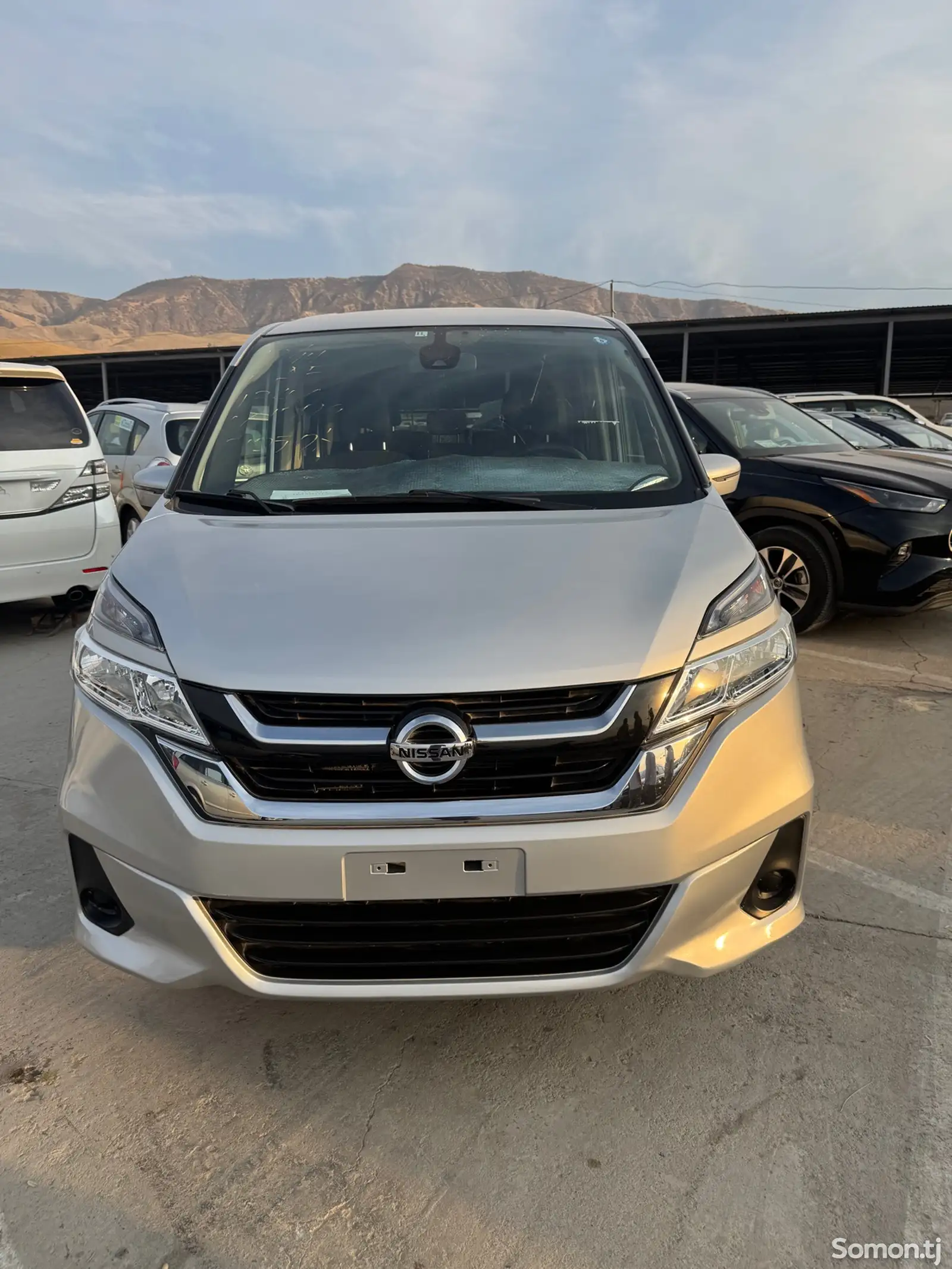 Nissan Serena, 2017-1