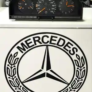 Приборная панель от Mercedes-Benz W201