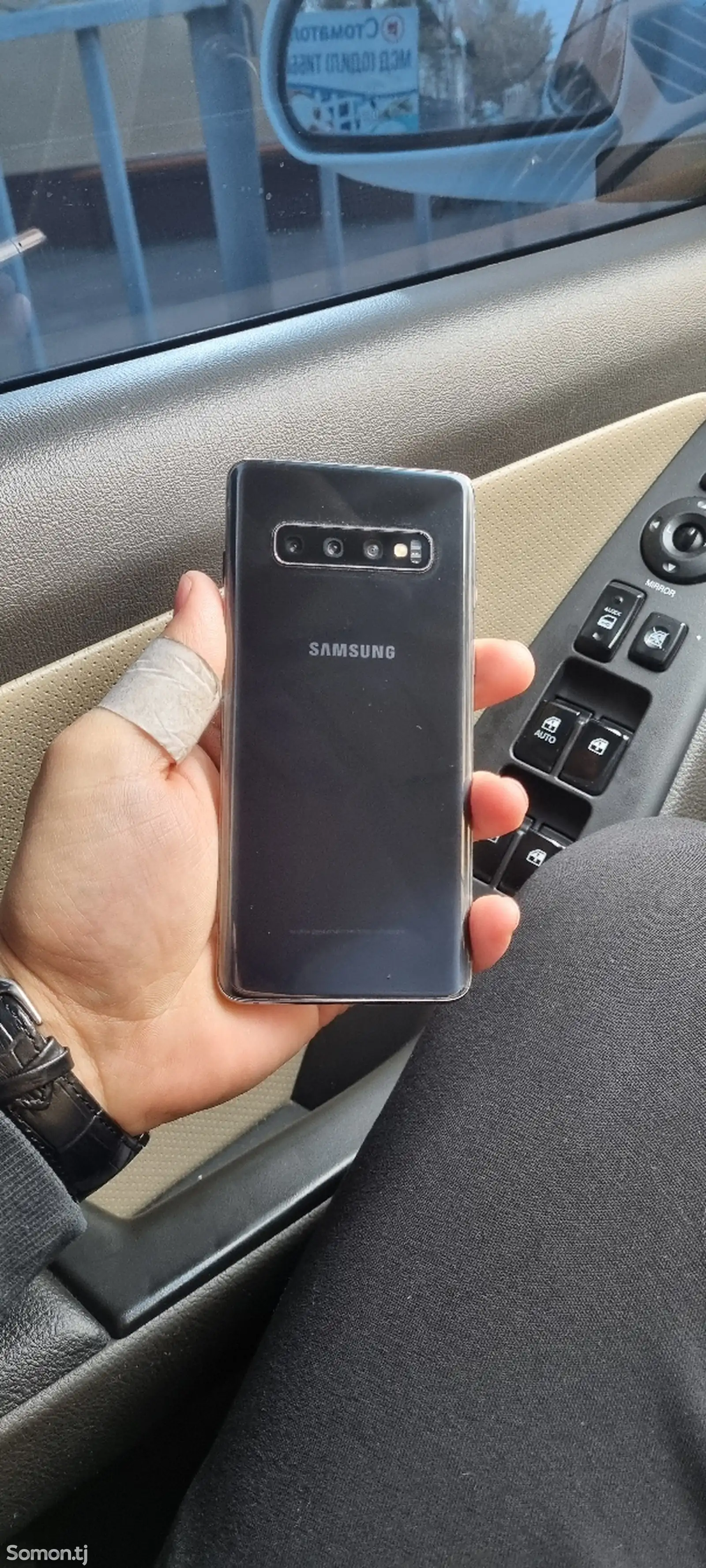 Samsung Galaxy S10-1