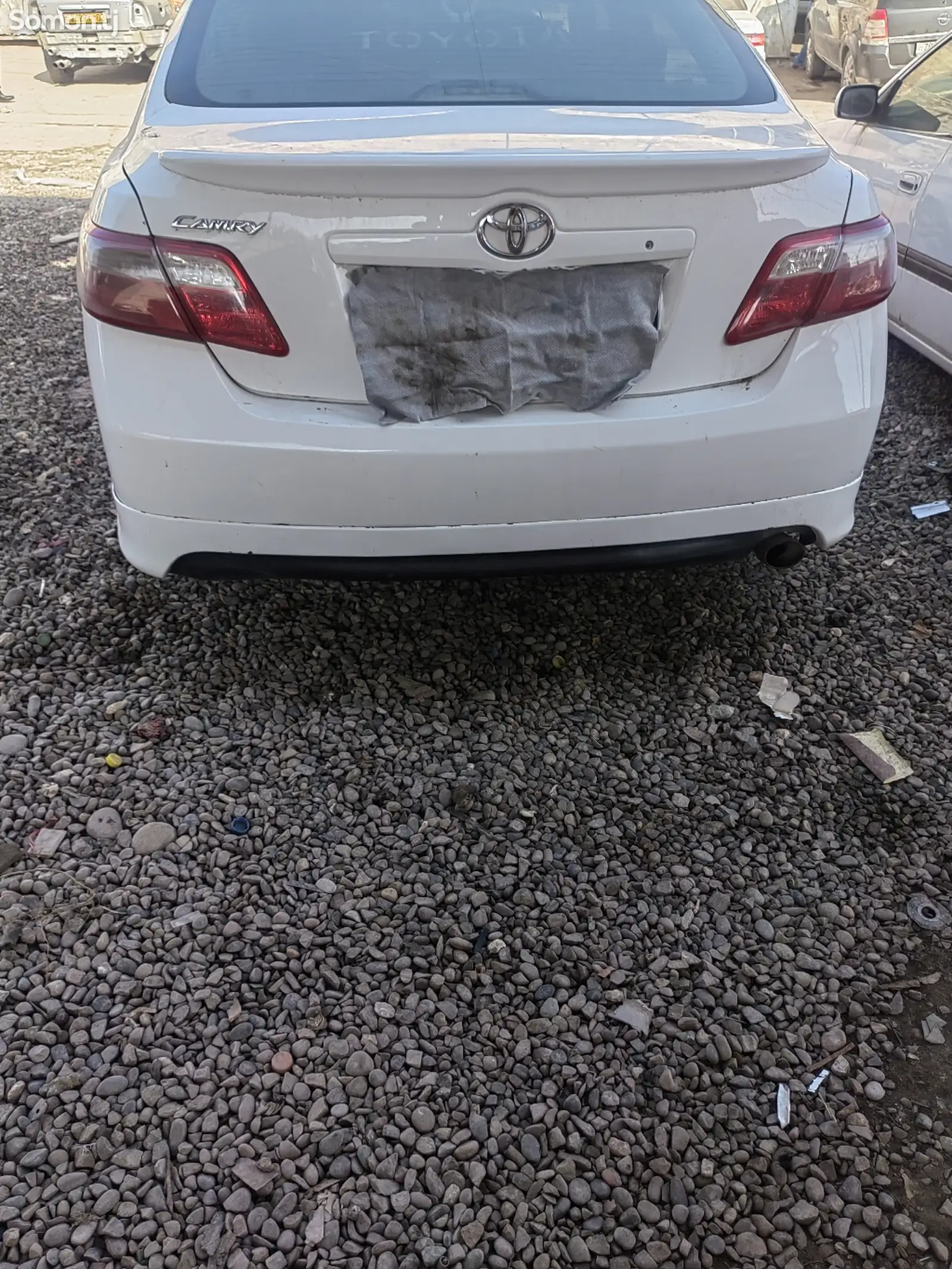 Задний бампер на Toyota Camry 2