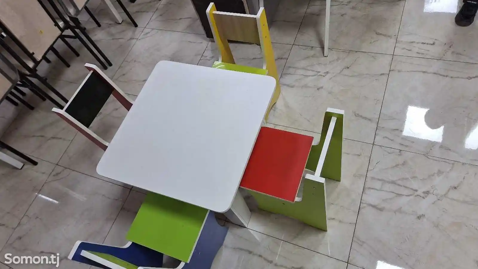 Стол и стулья-5