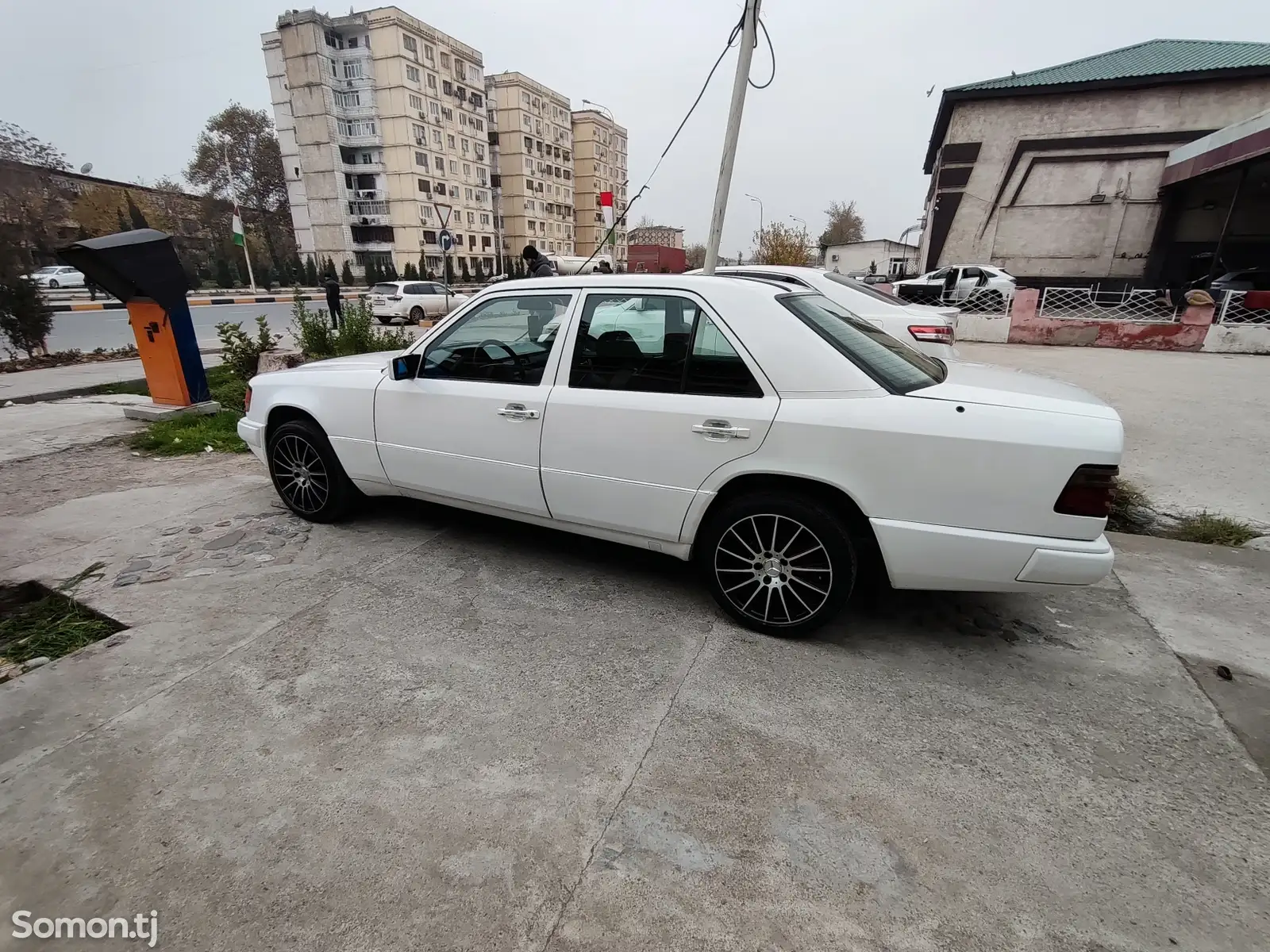 Mercedes-Benz W124, 1988-1