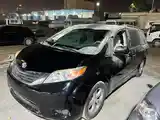 Toyota Sienna, 2015-7