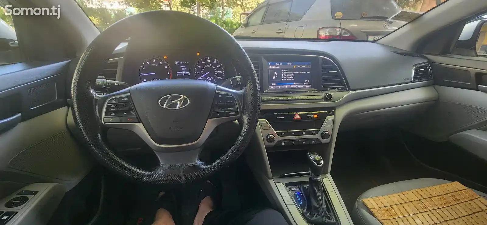 Hyundai Elantra, 2017-9