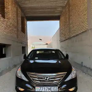 Hyundai Sonata, 2011