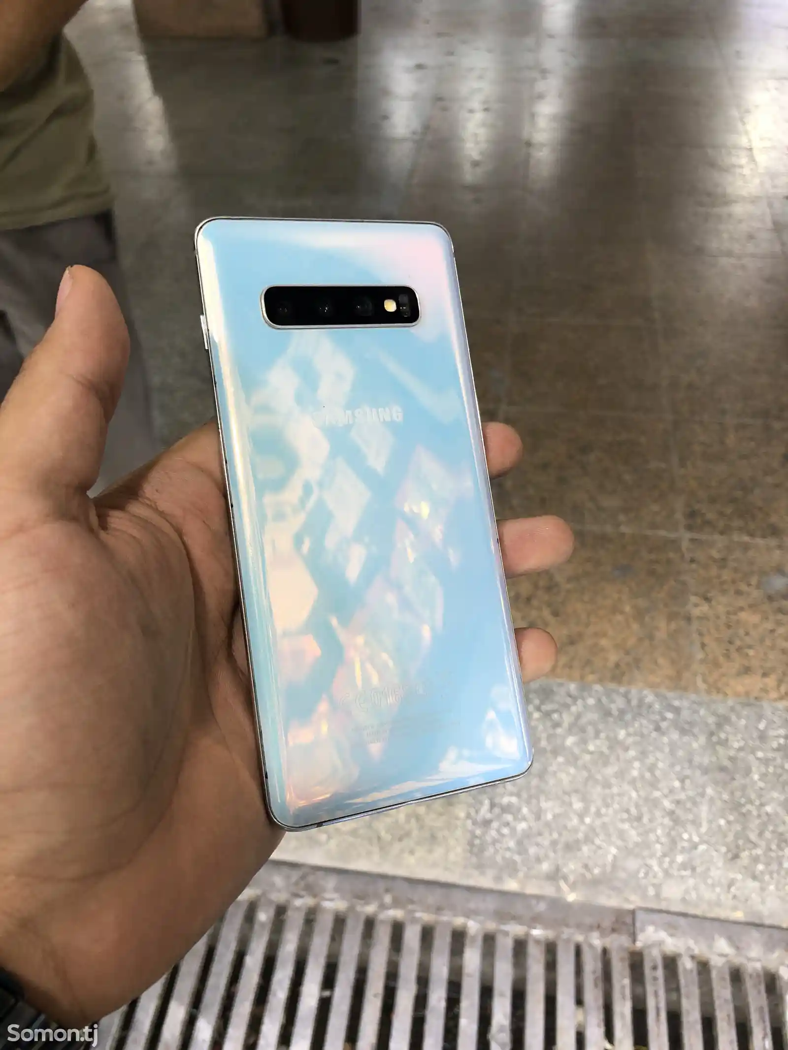 Samsung Galaxy S10+-1