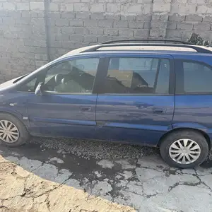 Opel Zafira, 2001