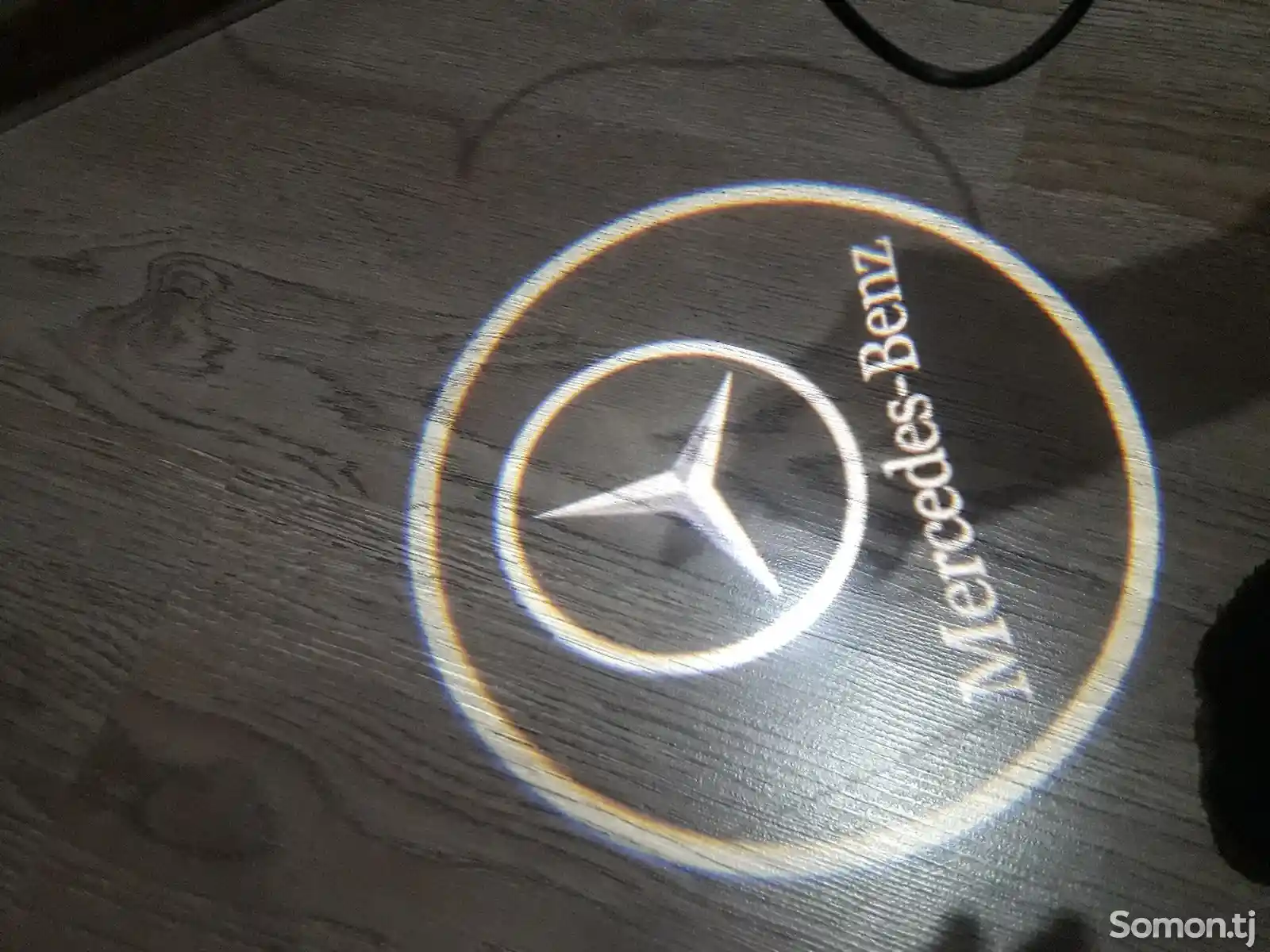 Подсветка дверей с логотипом Mercedes-Benz-3