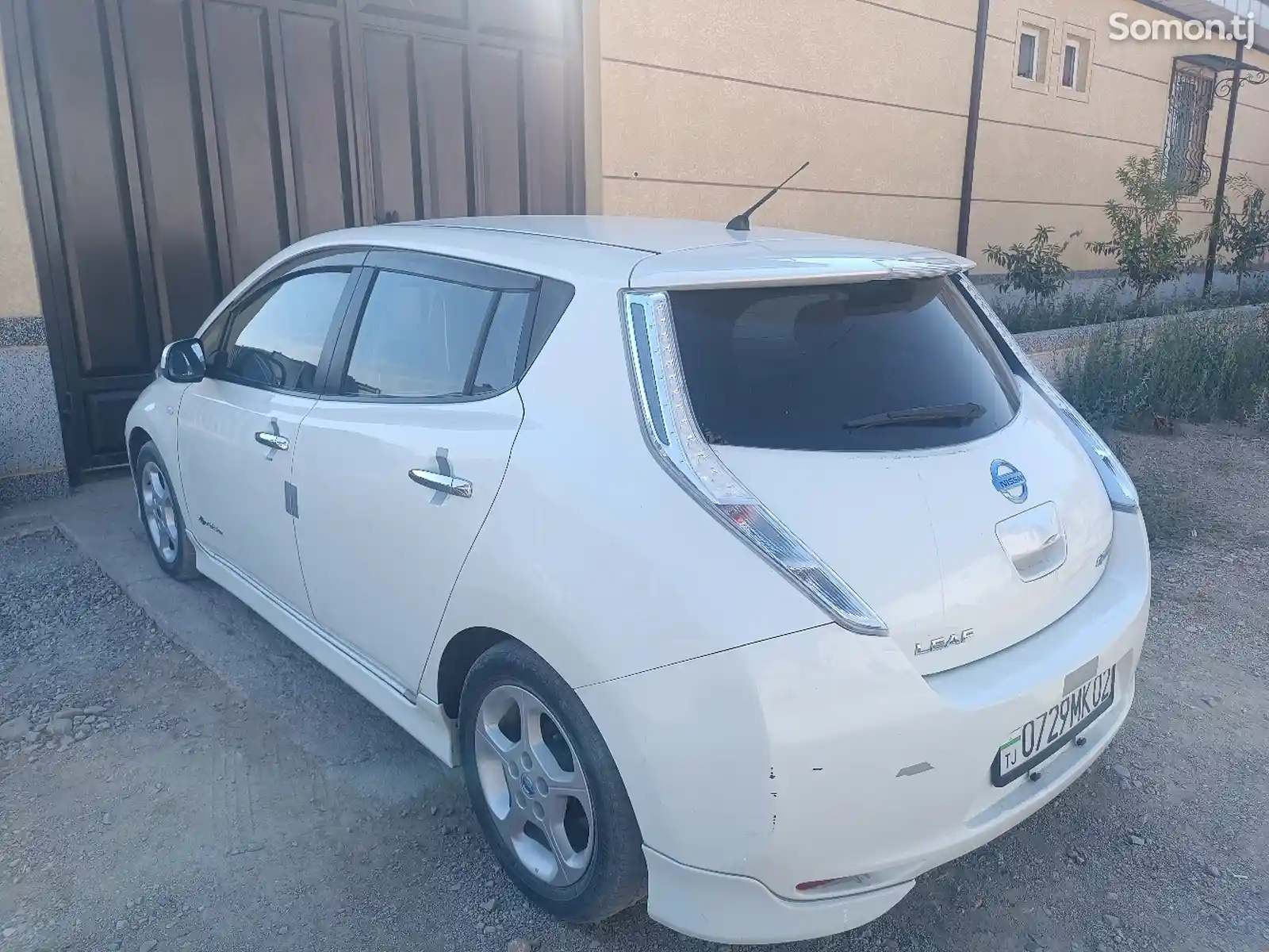 Nissan Leaf, 2011-5