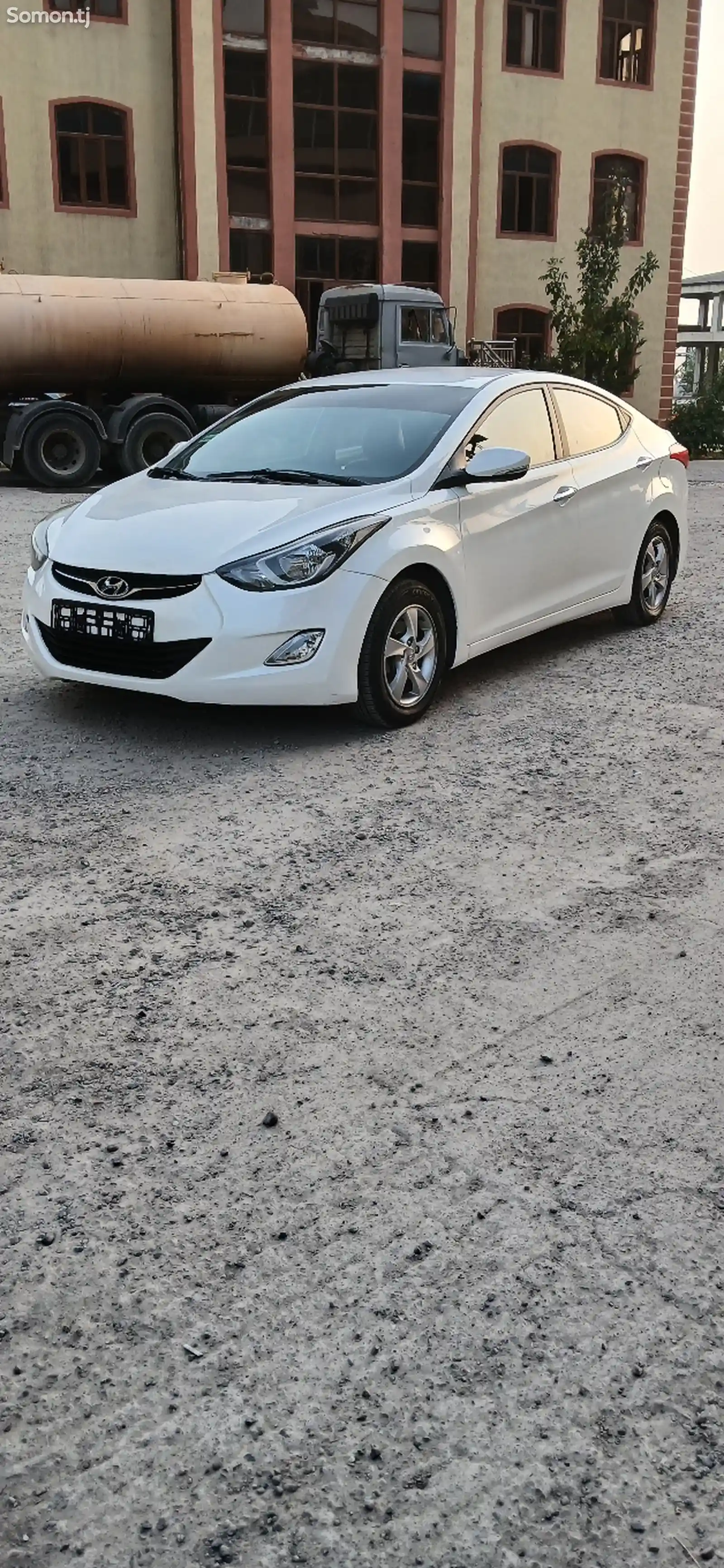 Hyundai Avante, 2013-1