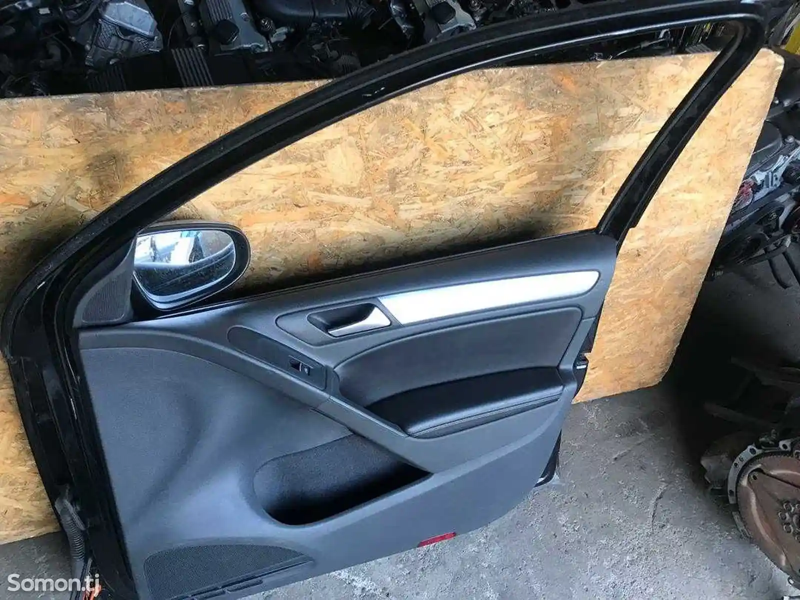Дверь от Volkswagen Golf 6-3