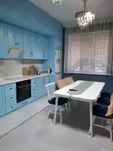 2-комн. квартира, 1 этаж, 75м², Универмаг-4