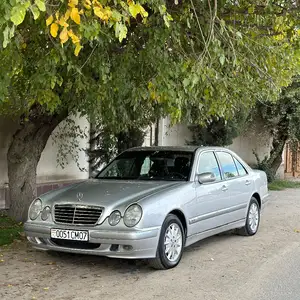 Mercedes-Benz E class, 2001