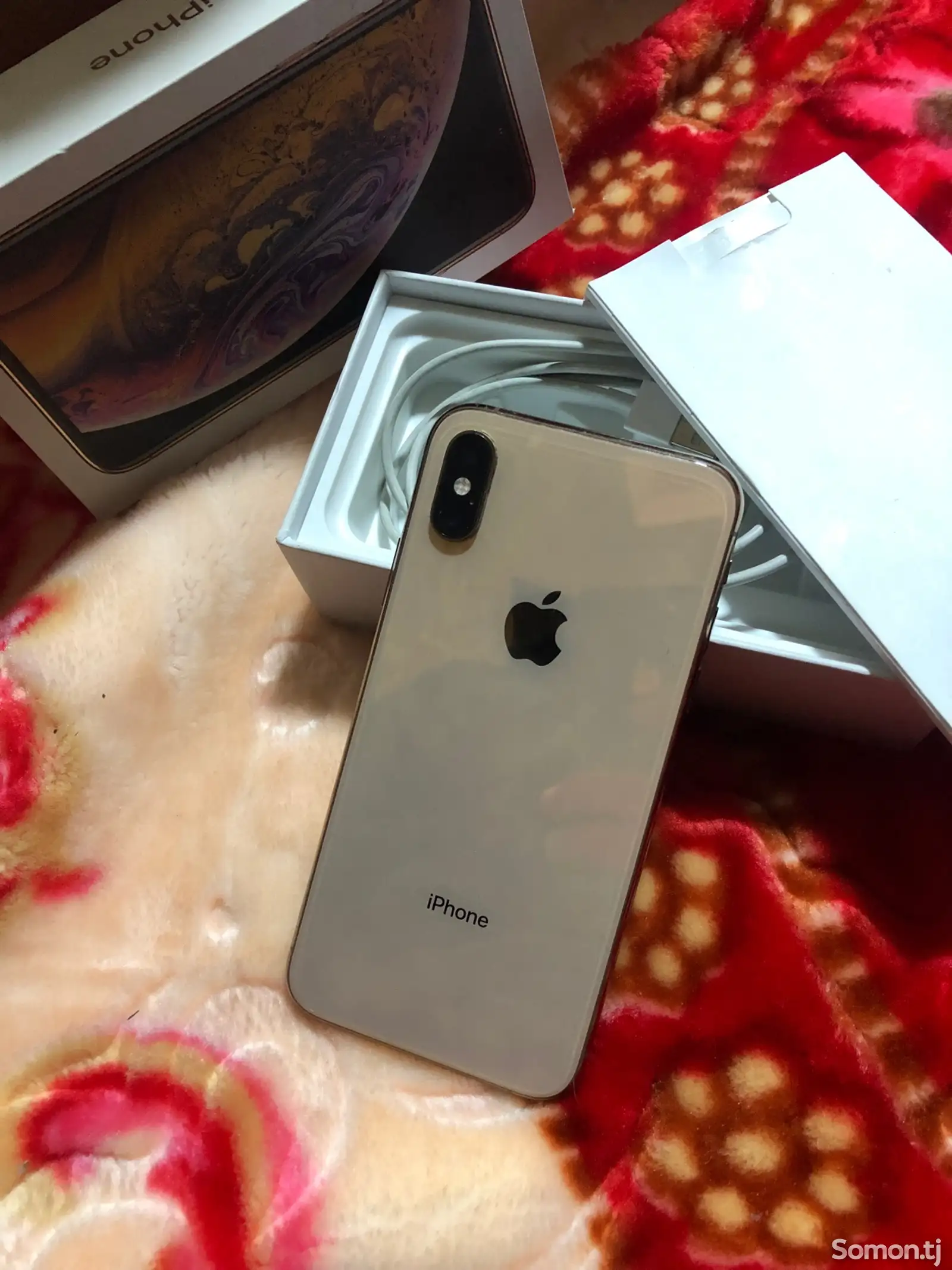 Apple iPhone Xs, 64 gb, Gold-1