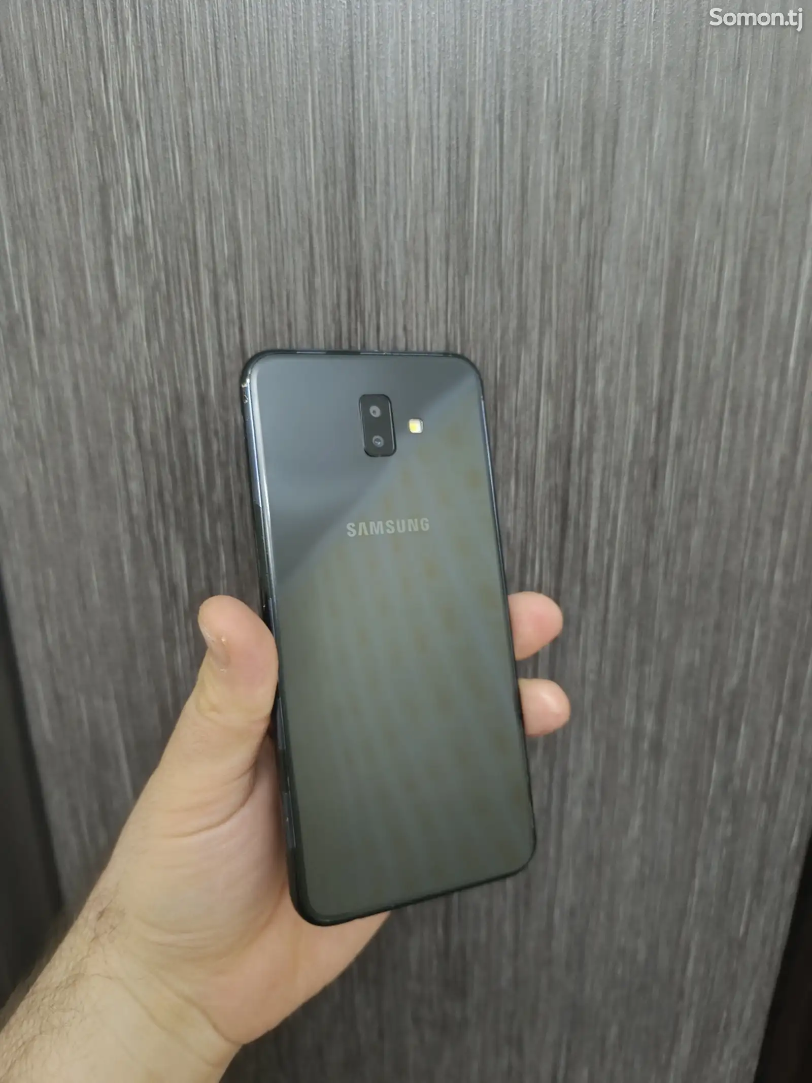 Samsung Galaxy J6-1