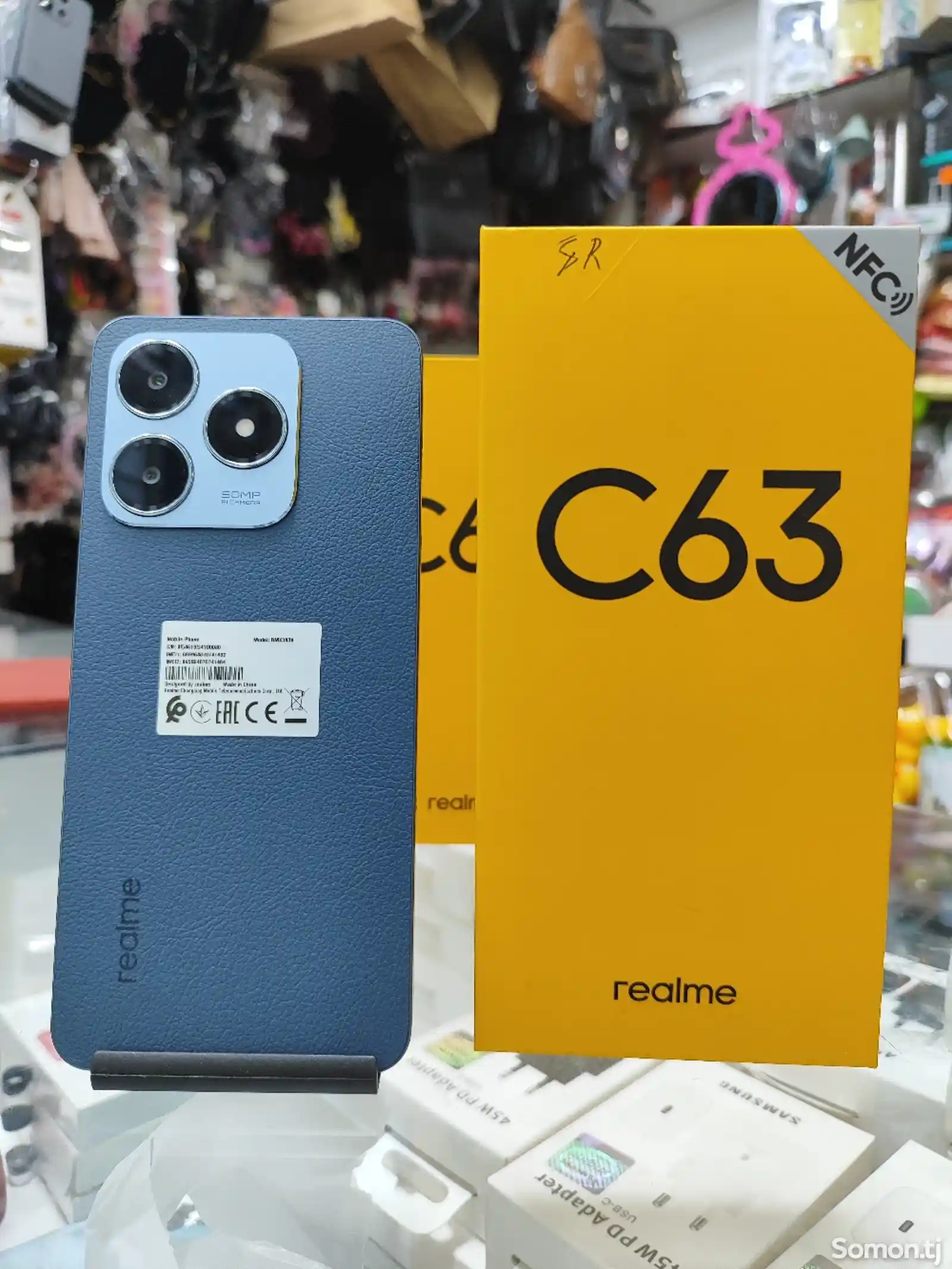 Realme C63 6/128Gb black-3