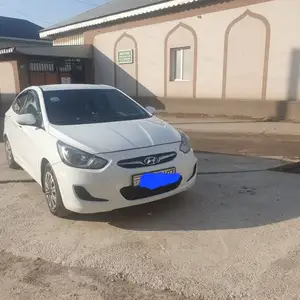 Hyundai Accent, 2013