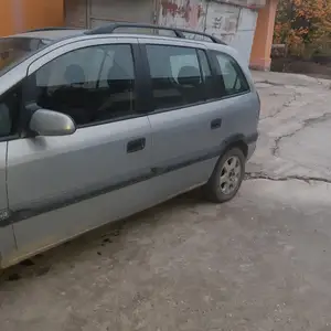 Opel Zafira, 1999