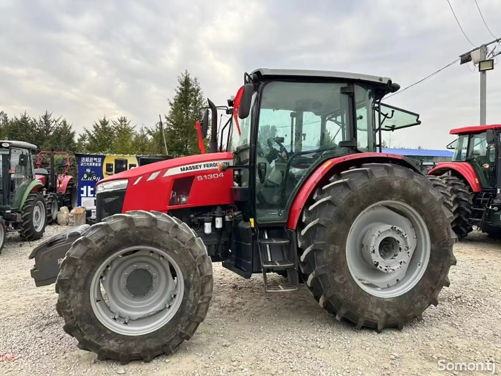 Трактор Massey Ferguson 1304-1